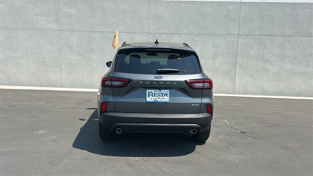 2025 Ford Escape ST-Line photo 3