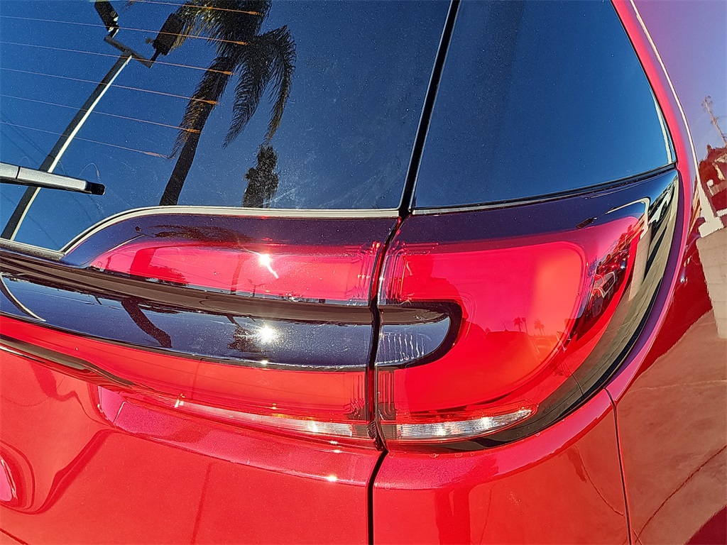 2025 Chrysler Pacifica photo 3