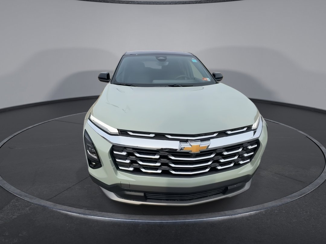 2026 Chevrolet Equinox LT photo 2