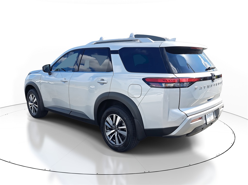 2025 Nissan Pathfinder SL photo 4