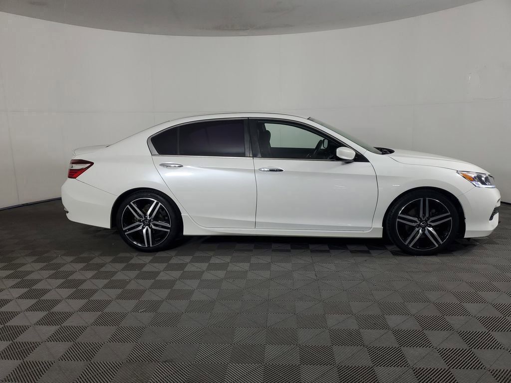 2017 Honda Accord Sport photo 3