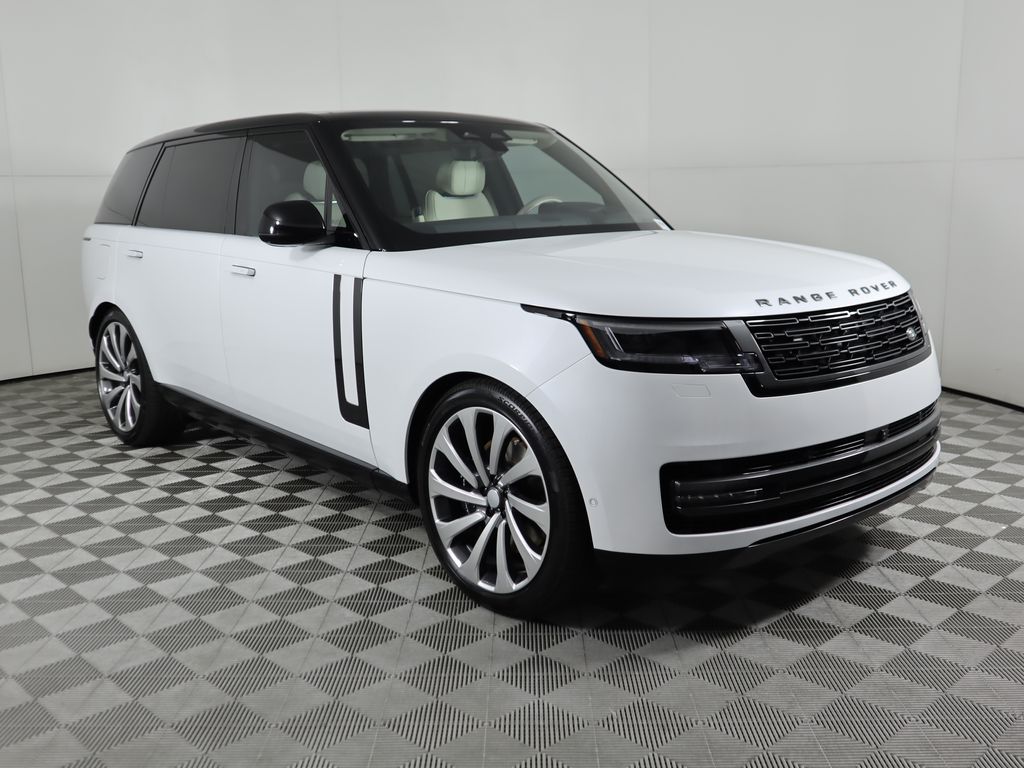 2025 Land Rover Range Rover SE photo 3