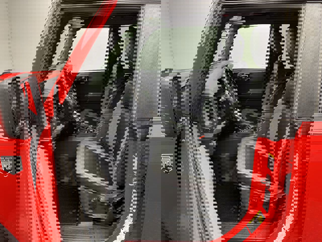 2023 Ford Bronco Base photo 3