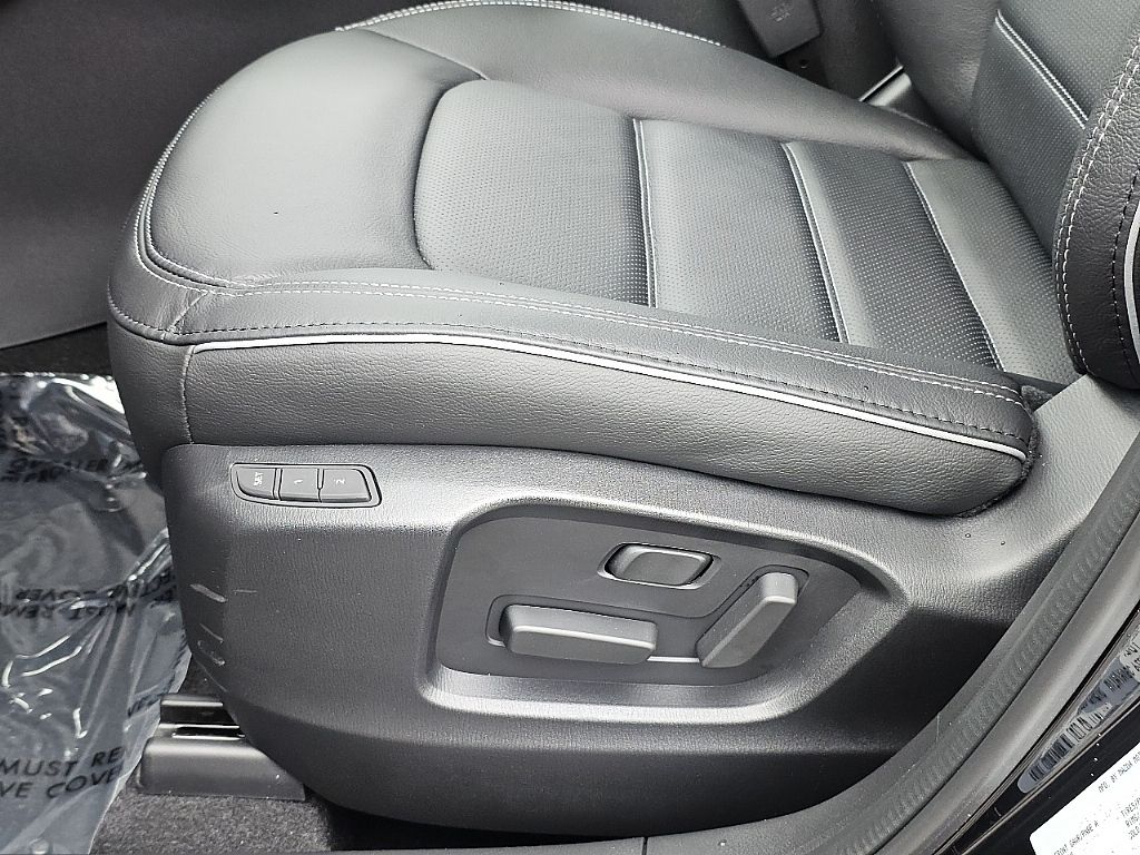 2025 Mazda CX-5 2.5 S Preferred photo 23