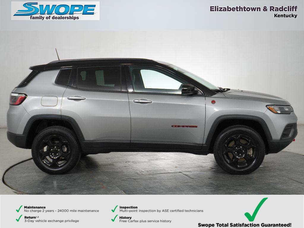 2023 Jeep Compass Trailhawk photo 2