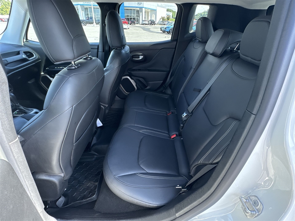 2016 Jeep Renegade Limited photo 21