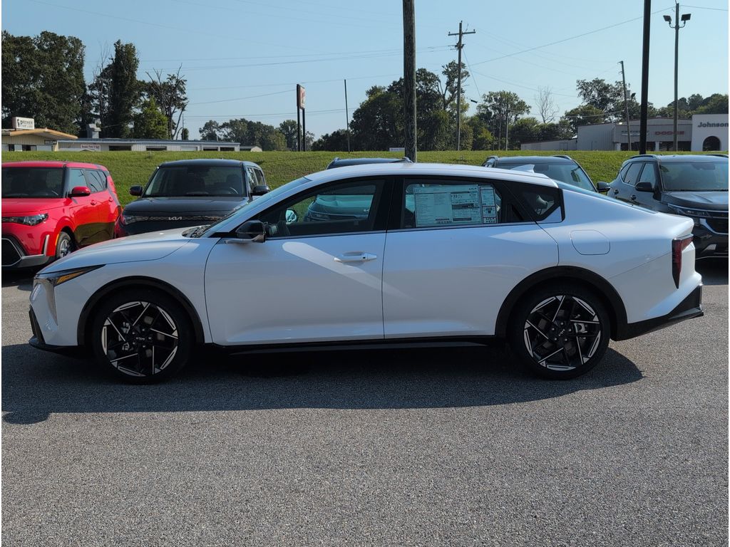 2025 Kia K4 GT-Line photo 2