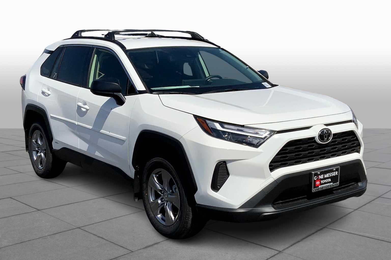 2025 Toyota RAV4 Hybrid LE photo 2