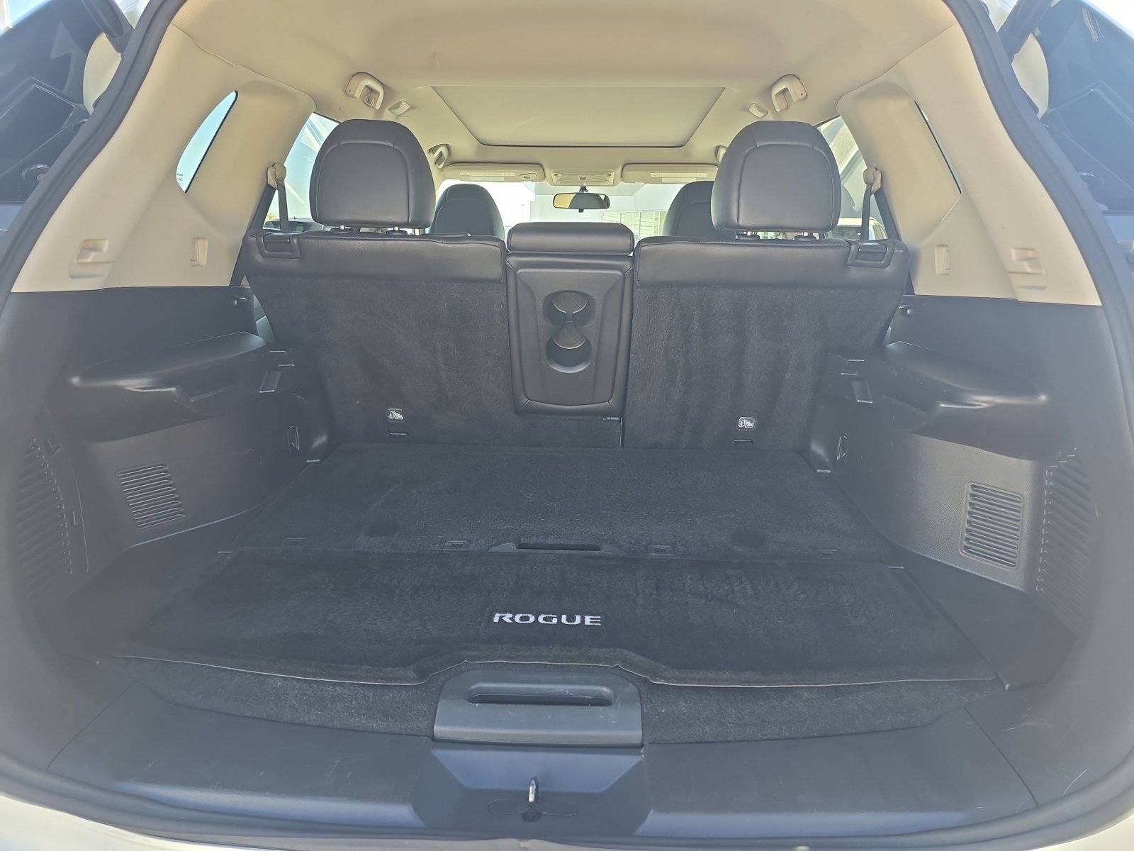 2016 Nissan Rogue SL photo 4