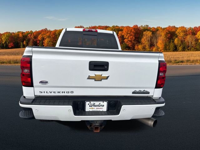 2015 Chevrolet Silverado 2500HD High Country photo 4