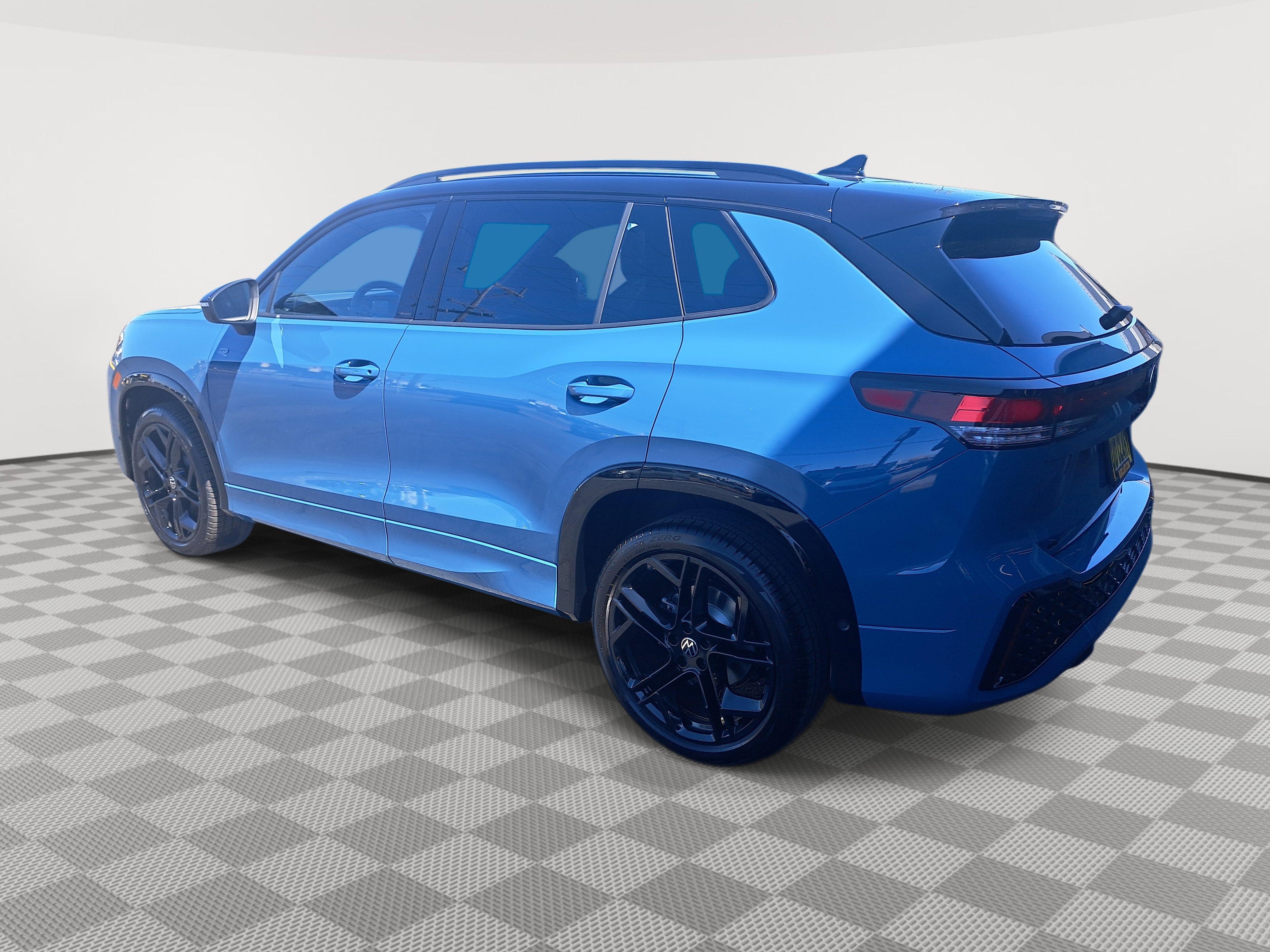 2025 Volkswagen Tiguan SE R-Line Black photo 4