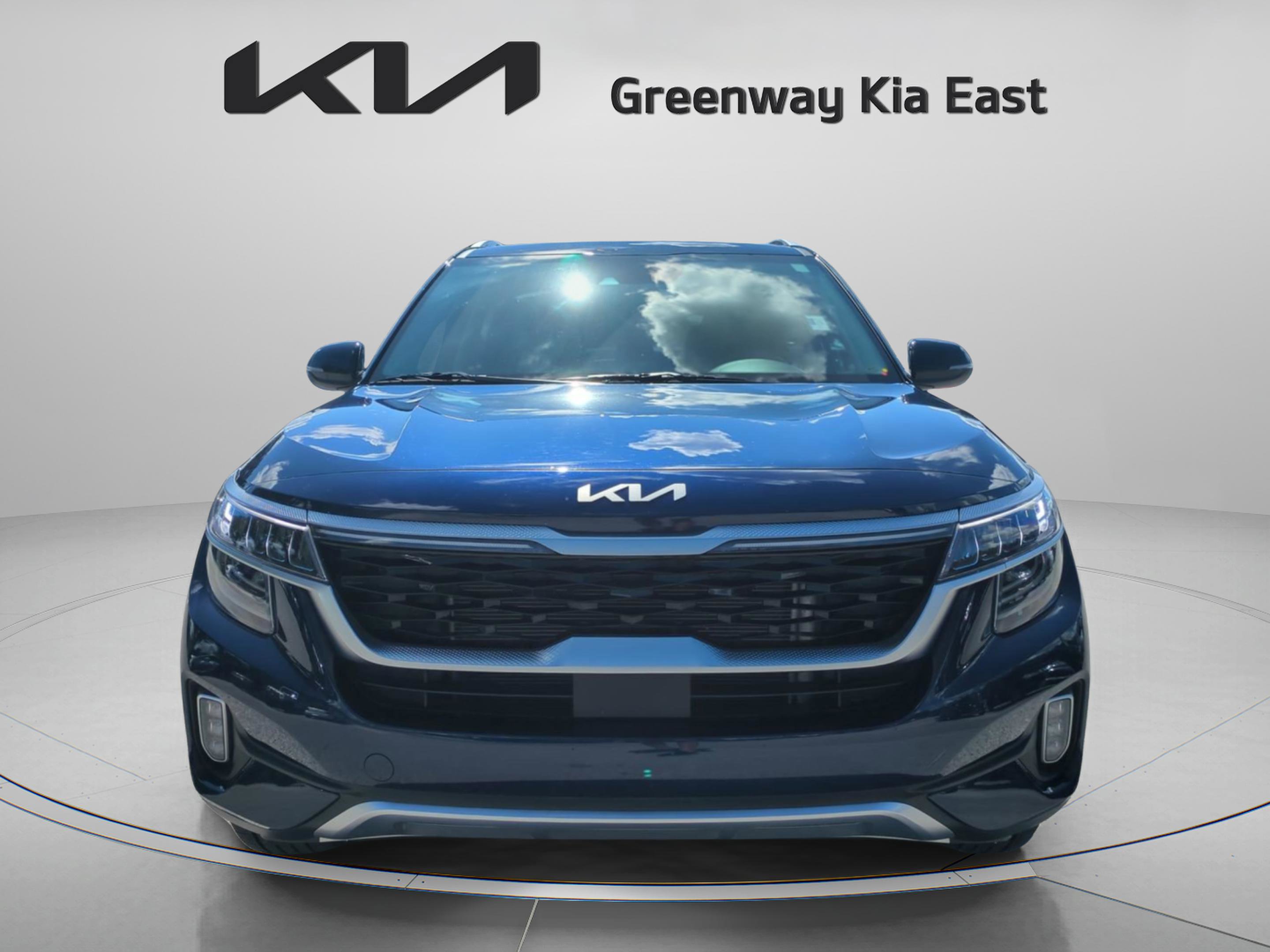 2022 Kia Seltos SX photo 2