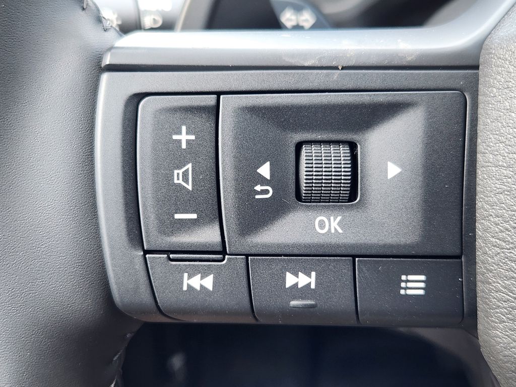 2025 Nissan Rogue SV photo 19