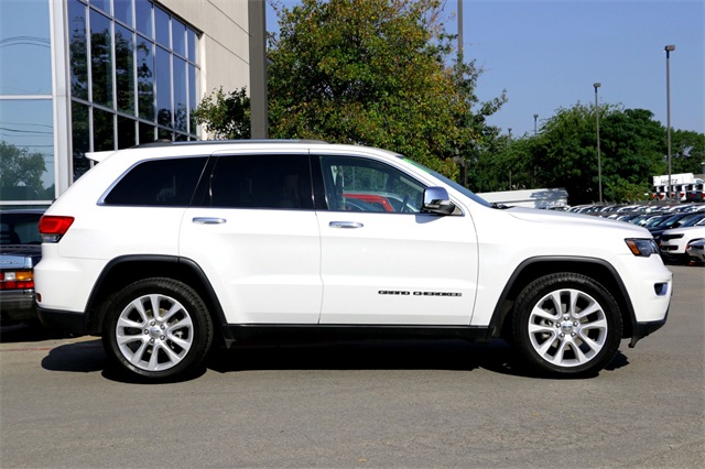 2017 Jeep Grand Cherokee Limited photo 4
