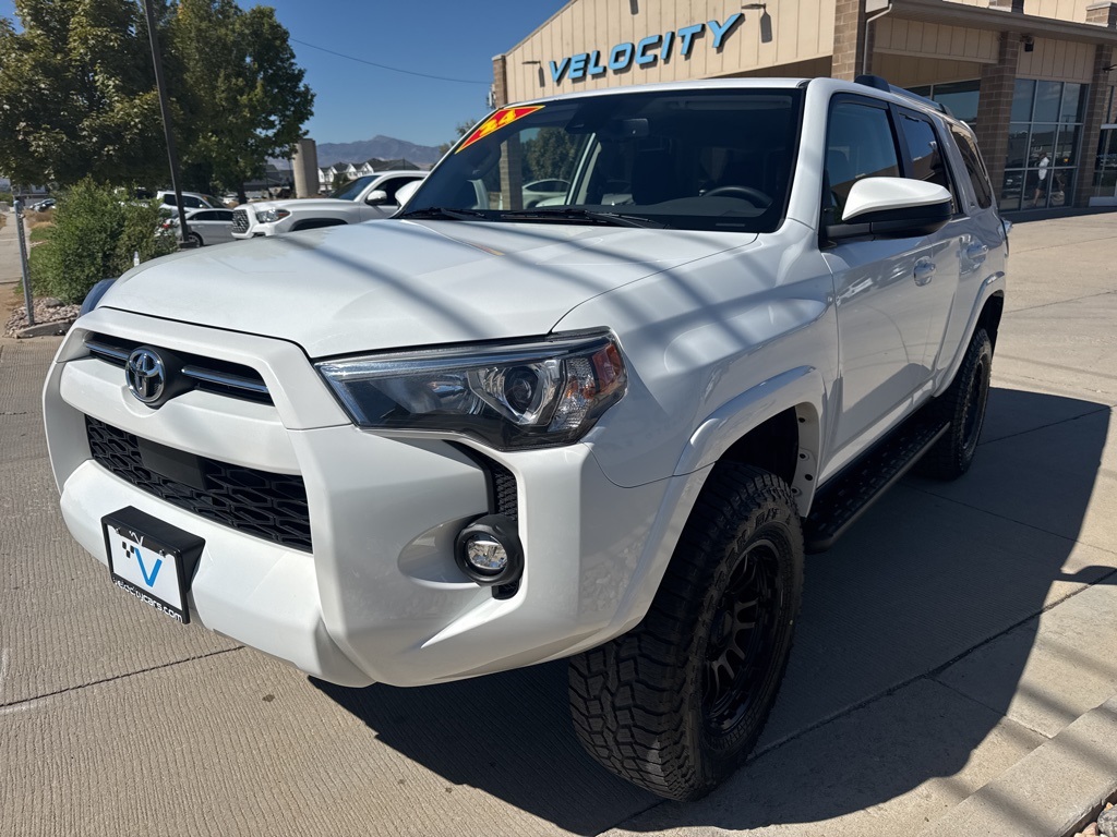 2024 Toyota 4Runner SR5 photo 3