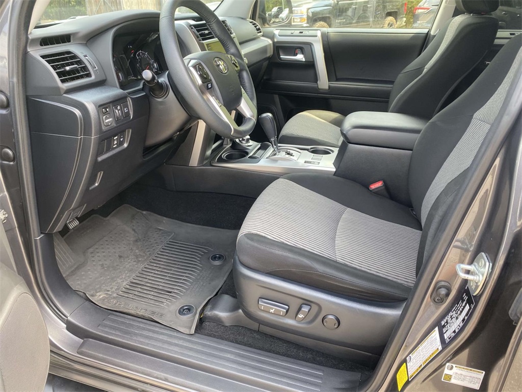 2022 Toyota 4Runner SR5 photo 11
