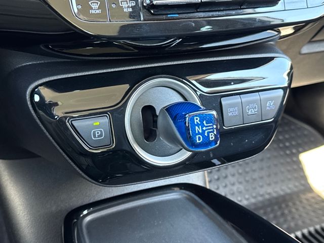 2022 Toyota Prius Prime LE photo 14