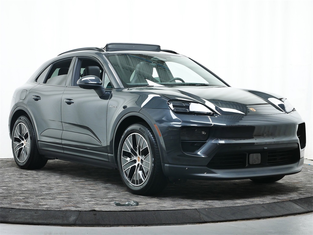 2025 Porsche Macan Electric 4 photo 7