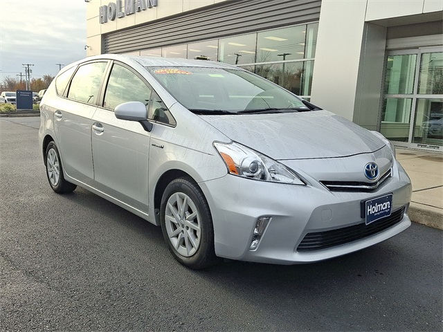 2012 Toyota Prius V Three photo 2