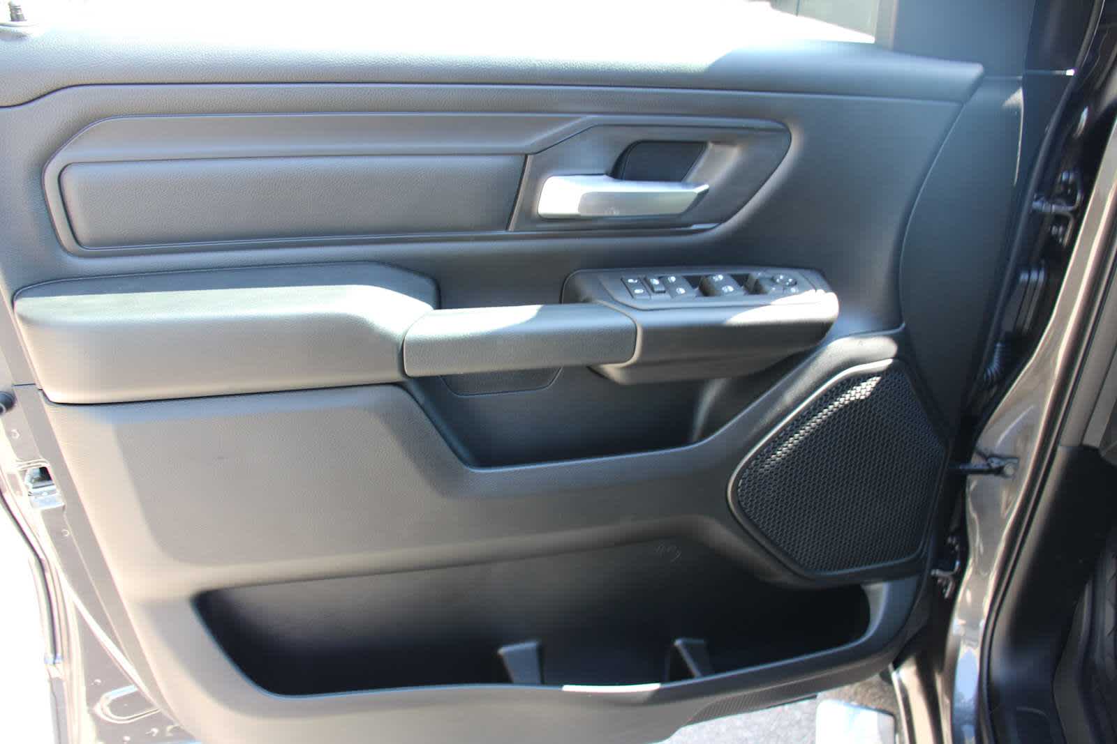 2025 Ram 1500 Tradesman photo 7