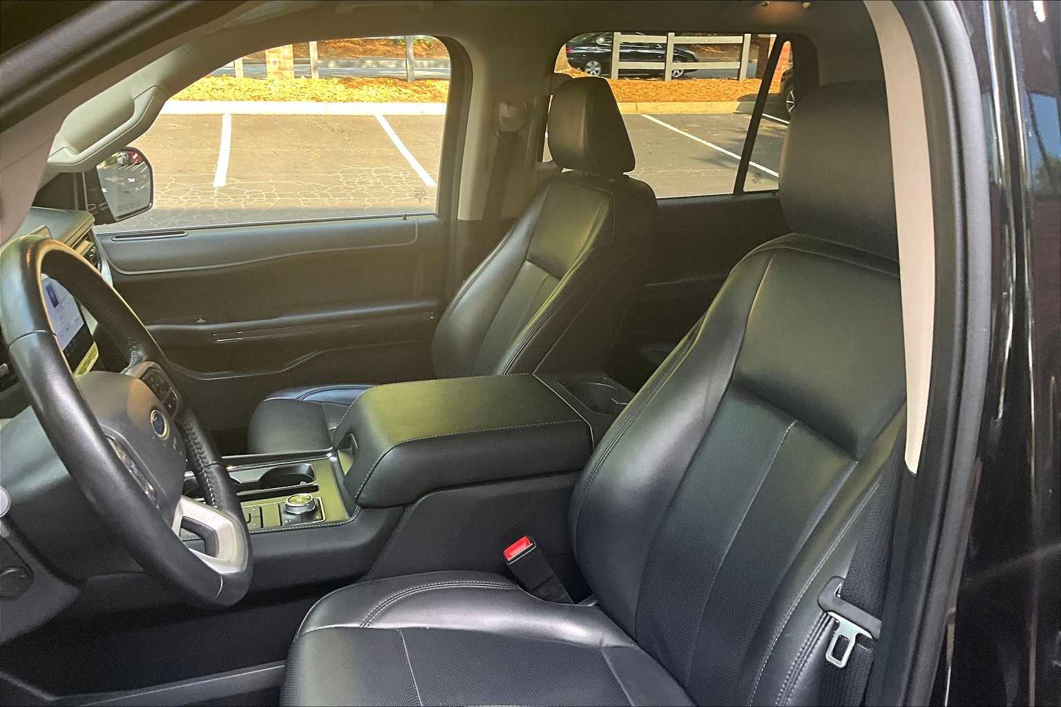 2024 Ford Expedition XLT photo 7
