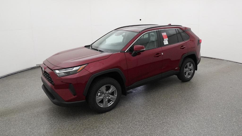 2025 Toyota RAV4 XLE's photo