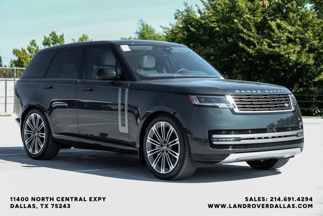 2025 Land Rover Range Rover SE photo 3