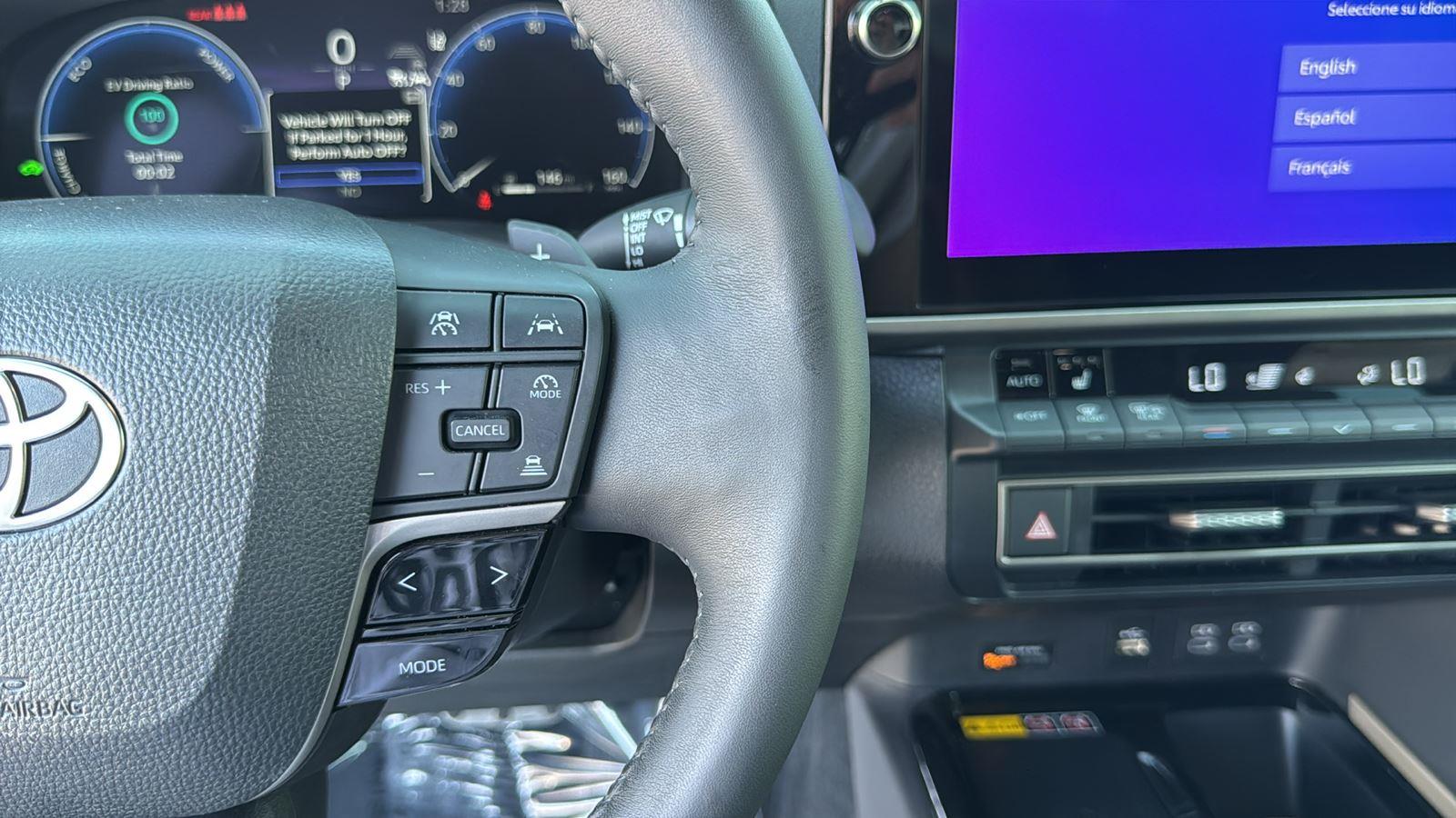 2025 Toyota Camry XSE photo 17