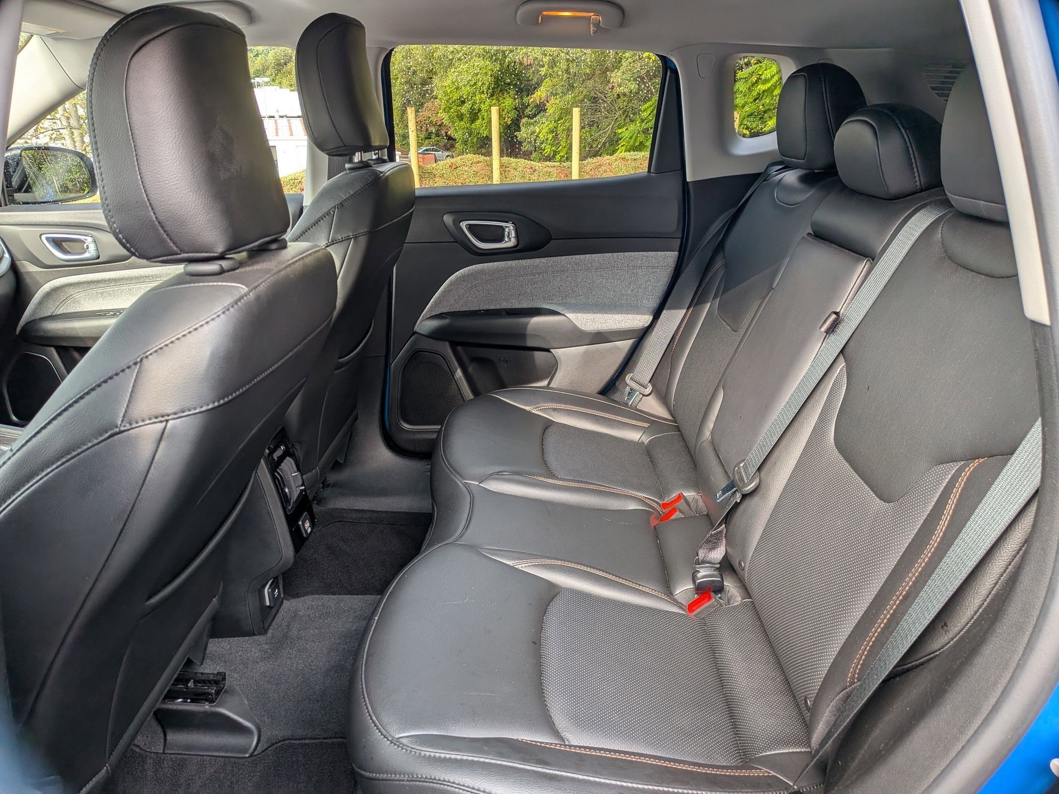 2022 Jeep Compass Latitude Lux photo 27