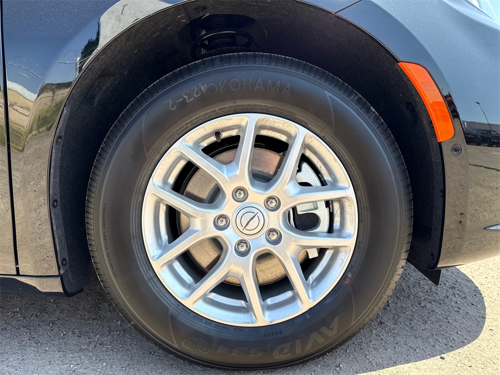 2025 Chrysler Pacifica photo 7