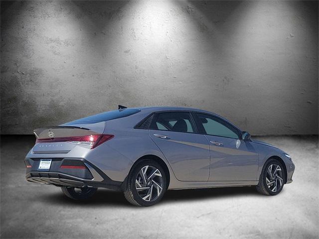 2025 Hyundai Elantra SEL Sport photo 4