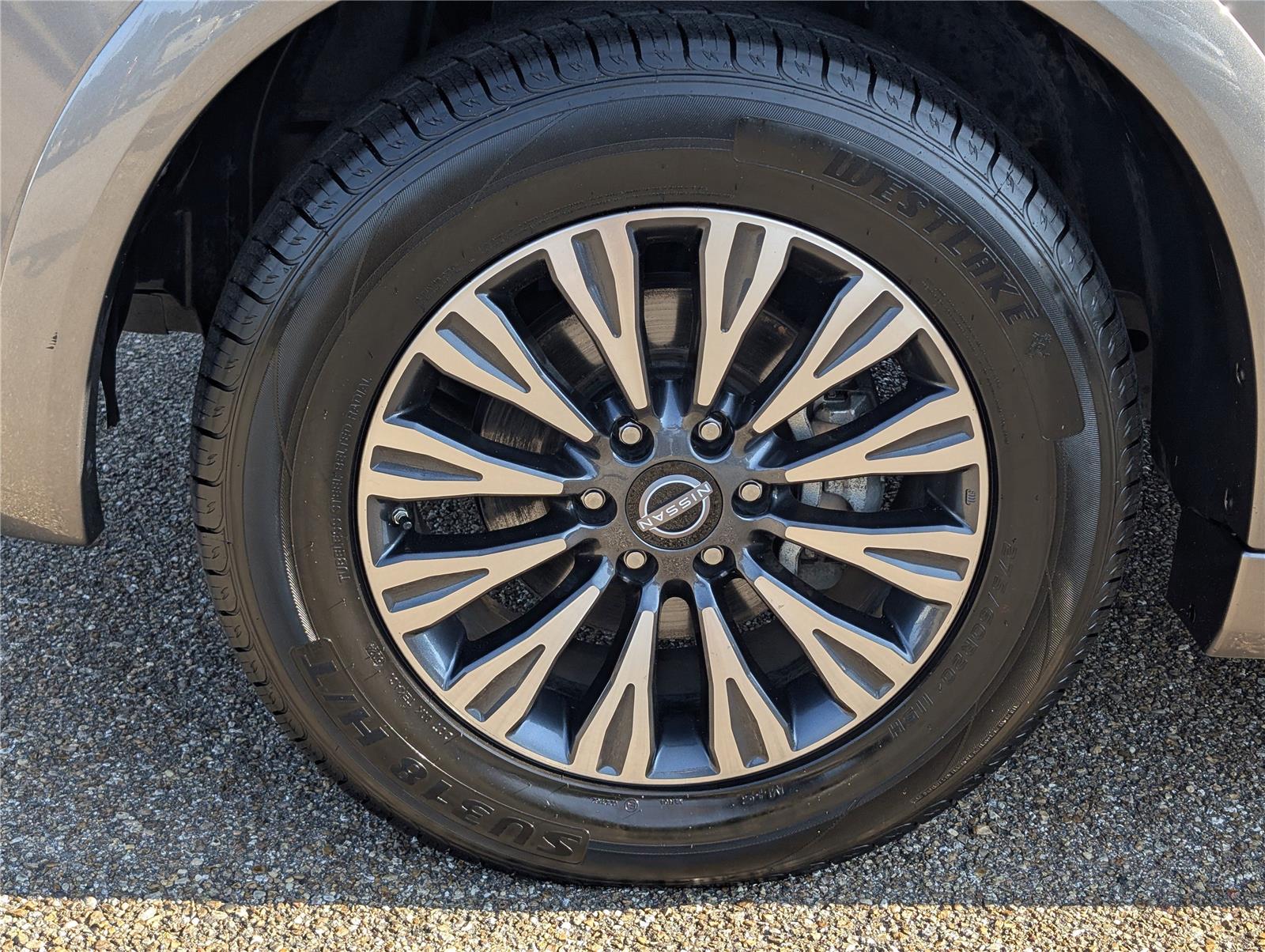 2022 Nissan Armada SL photo 9