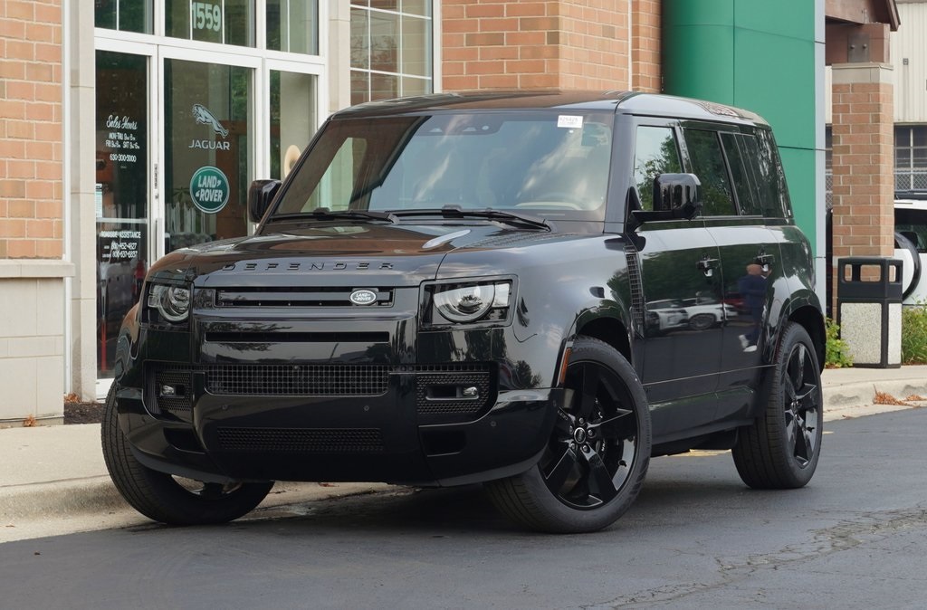 2025 Land Rover Defender V8's photo