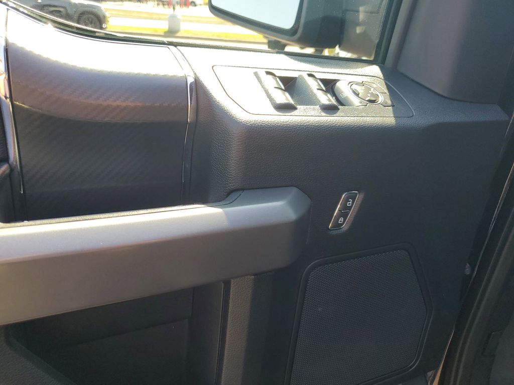 2020 Ford F-150 XLT photo 7