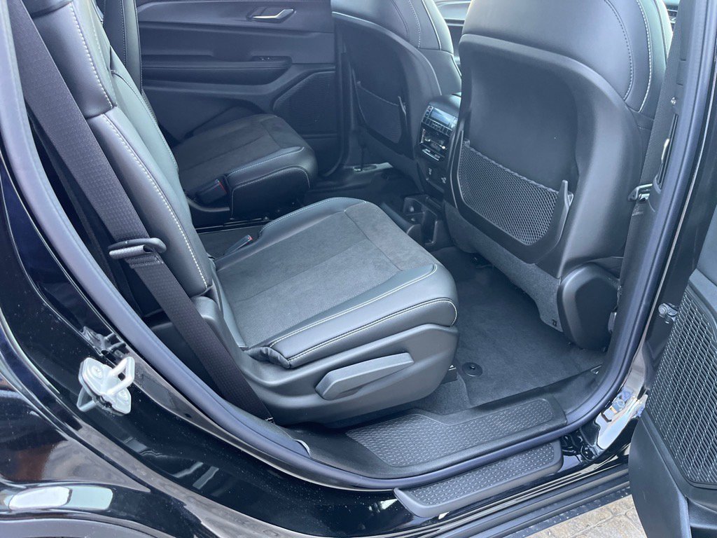2025 Jeep Grand Cherokee Laredo Altitude photo 15