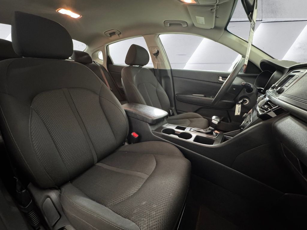 2017 Kia Optima LX photo 14