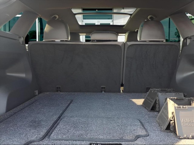 2024 Volkswagen Atlas Cross Sport SEL Premium R-Line photo 4