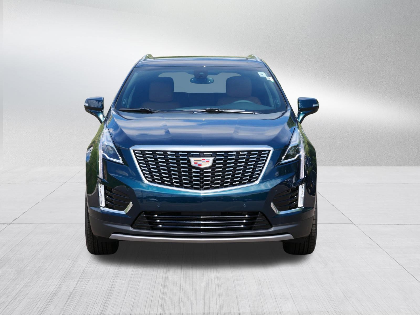 2025 Cadillac XT5 Premium Luxury photo 2
