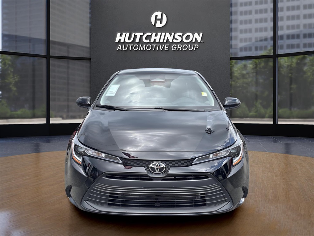 2025 Toyota Corolla LE photo 2