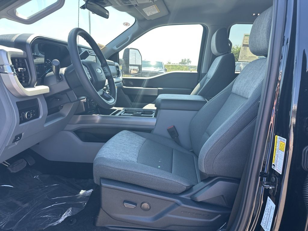 2026 Ford F-350 XLT photo 12