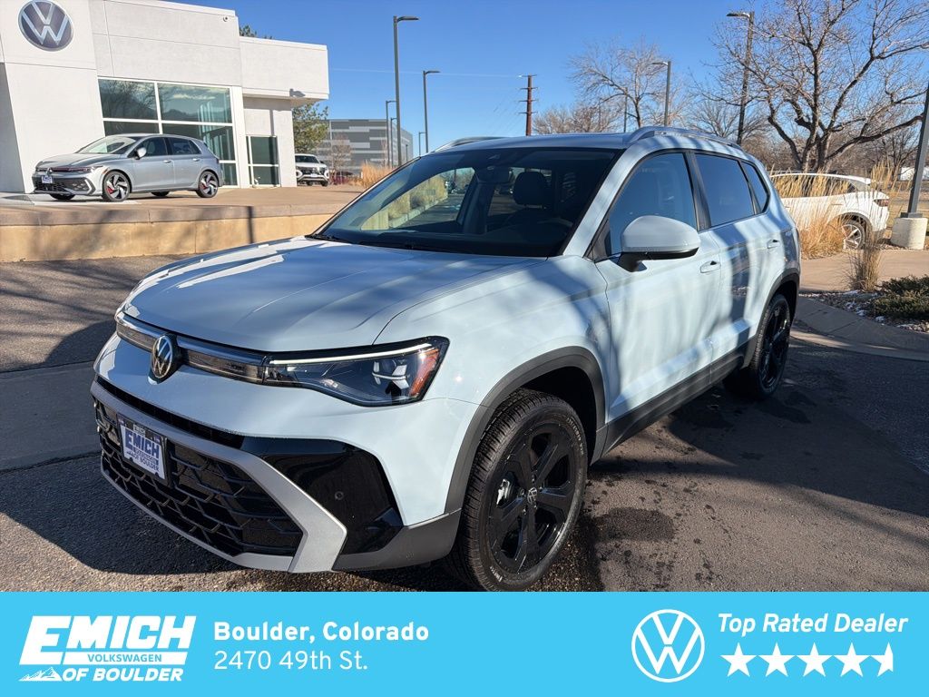 2025 Volkswagen Taos SEL's photo