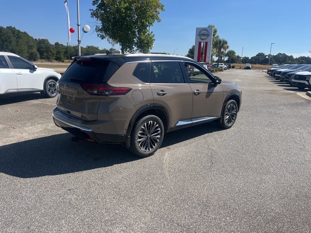 2024 Nissan Rogue Platinum photo 5