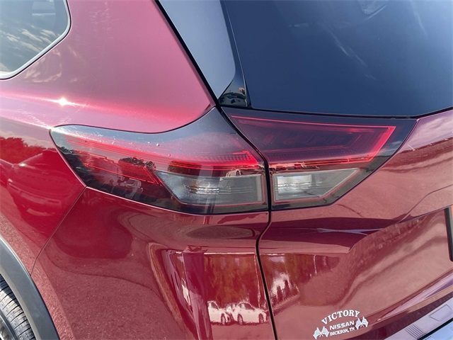 2021 Nissan Rogue SV photo 9