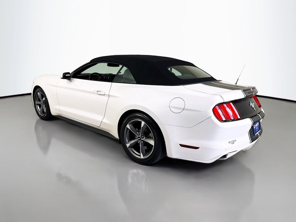2017 Ford Mustang V6 Convertible photo 9