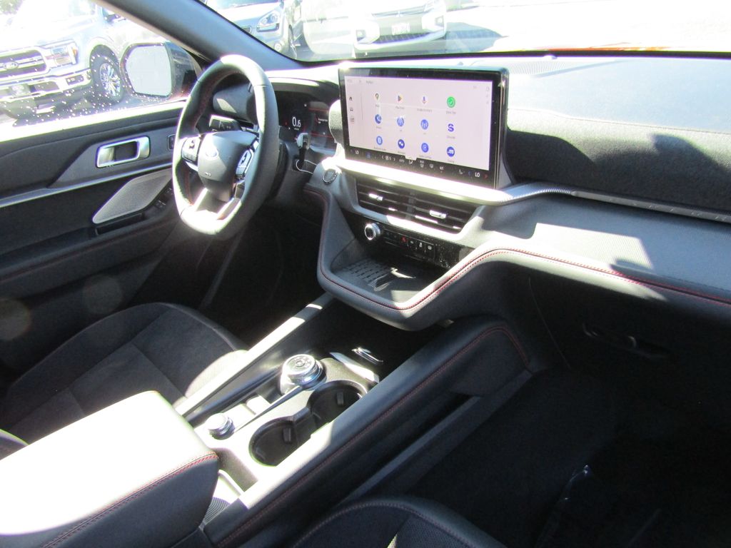 2025 Ford Explorer ST photo 33