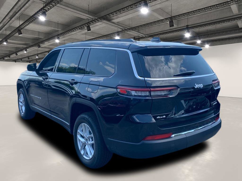 2025 Jeep Grand Cherokee Laredo X photo 2