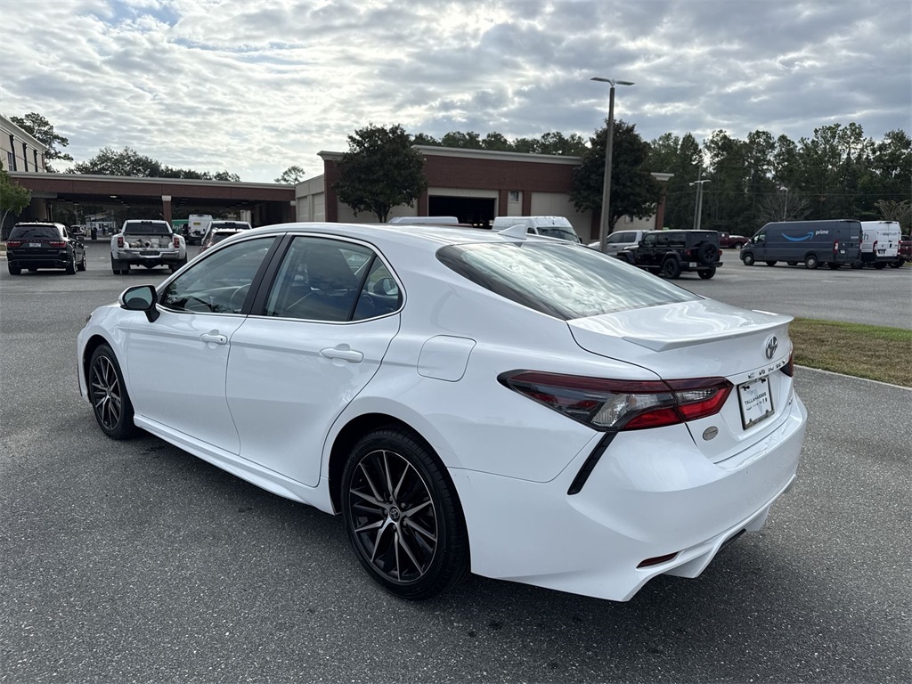 2024 Toyota Camry SE photo 4