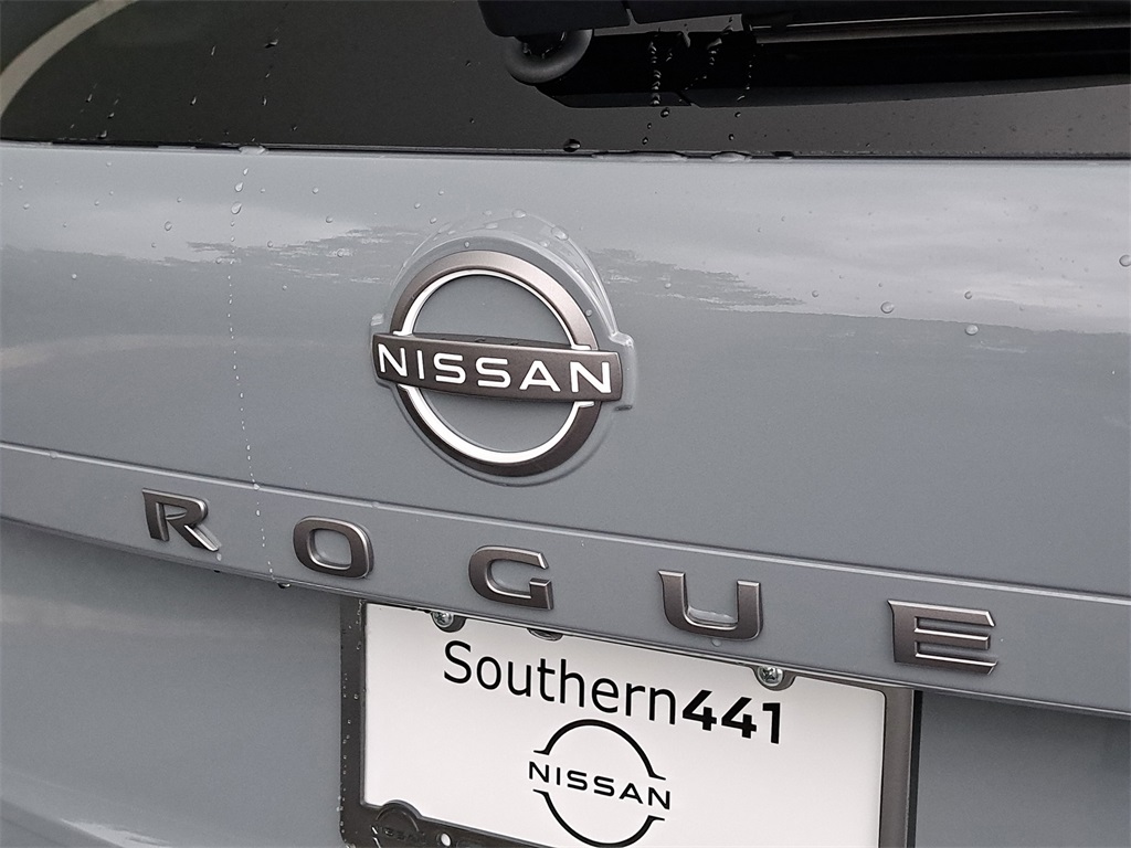 2026 Nissan Rogue SV photo 8