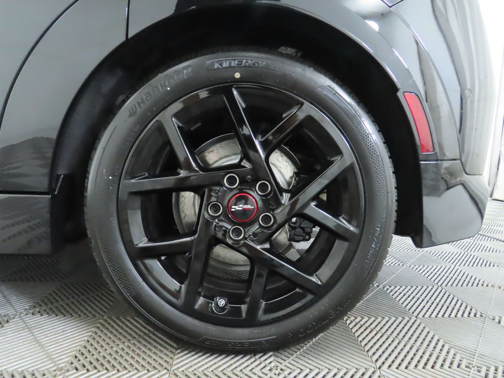2025 Mini Cooper 4 Door Hardtop S Iconic photo 24