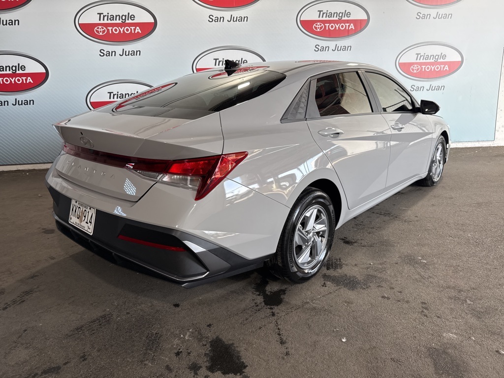 2025 Hyundai Elantra SE photo 4